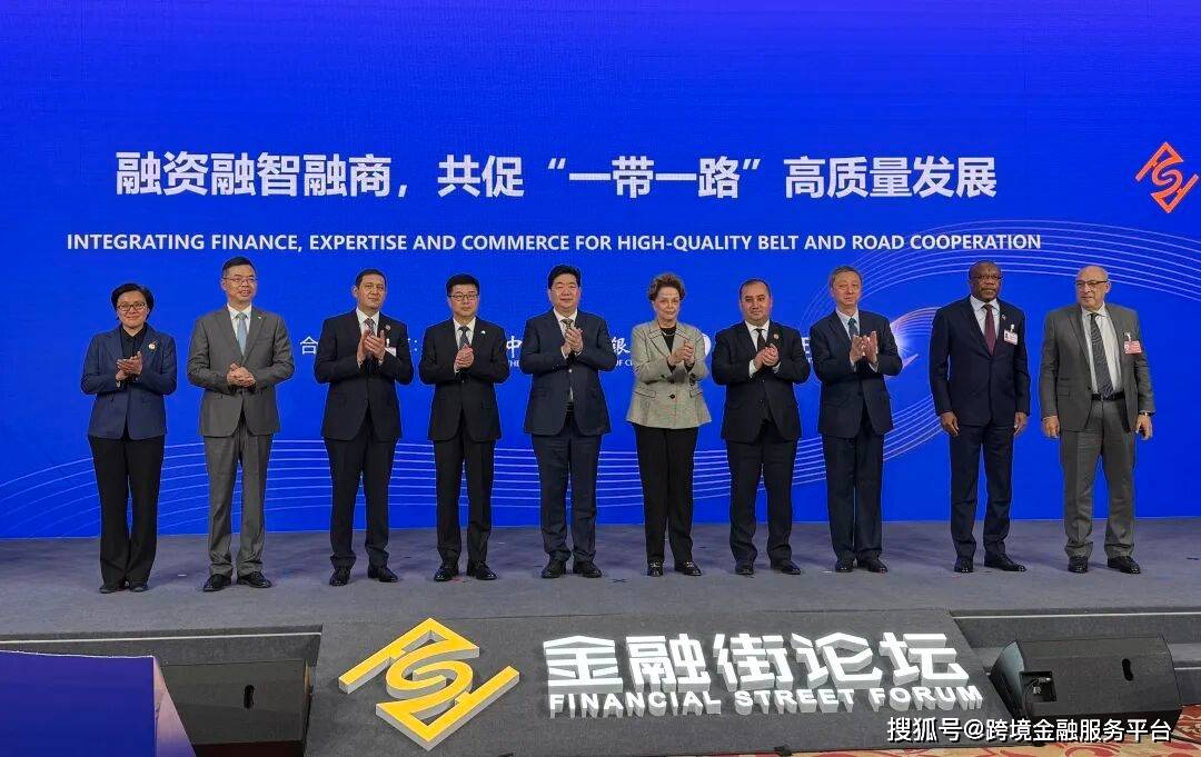 阿联酋与乌兹别克斯坦深化经贸与投资合作