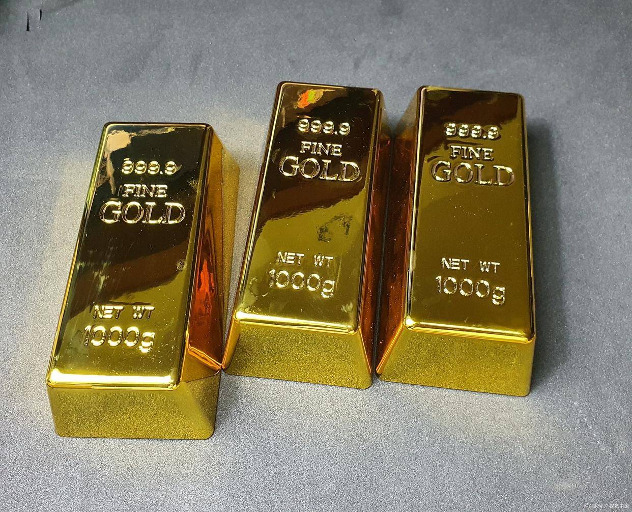 金价闪崩至4500美元 可以抄底了吗？