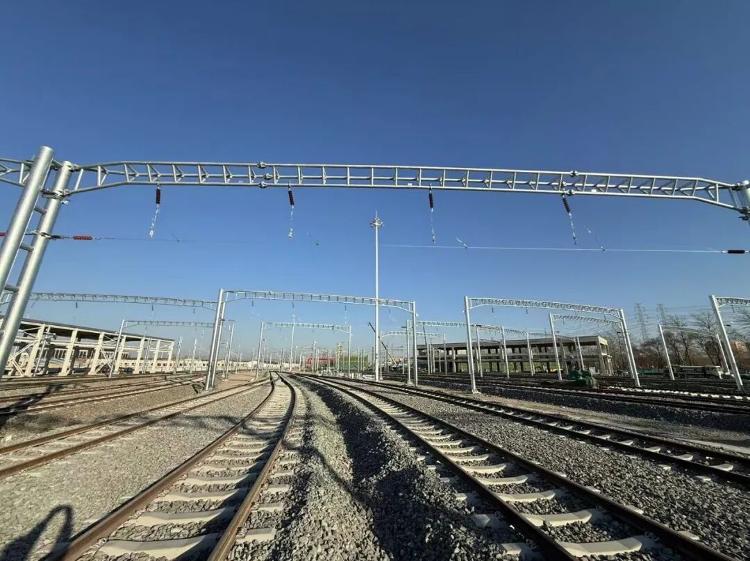 310只股中线走稳 站上半年线