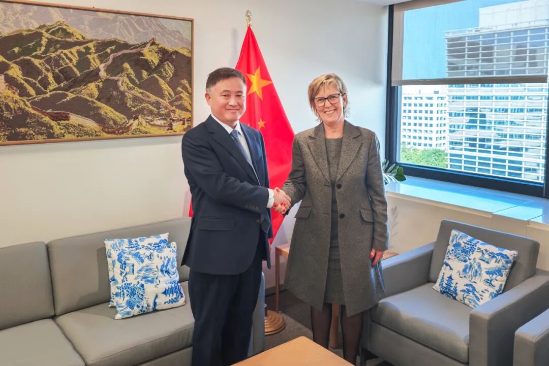 袁家军胡衡华会见中国人民银行行长潘功胜