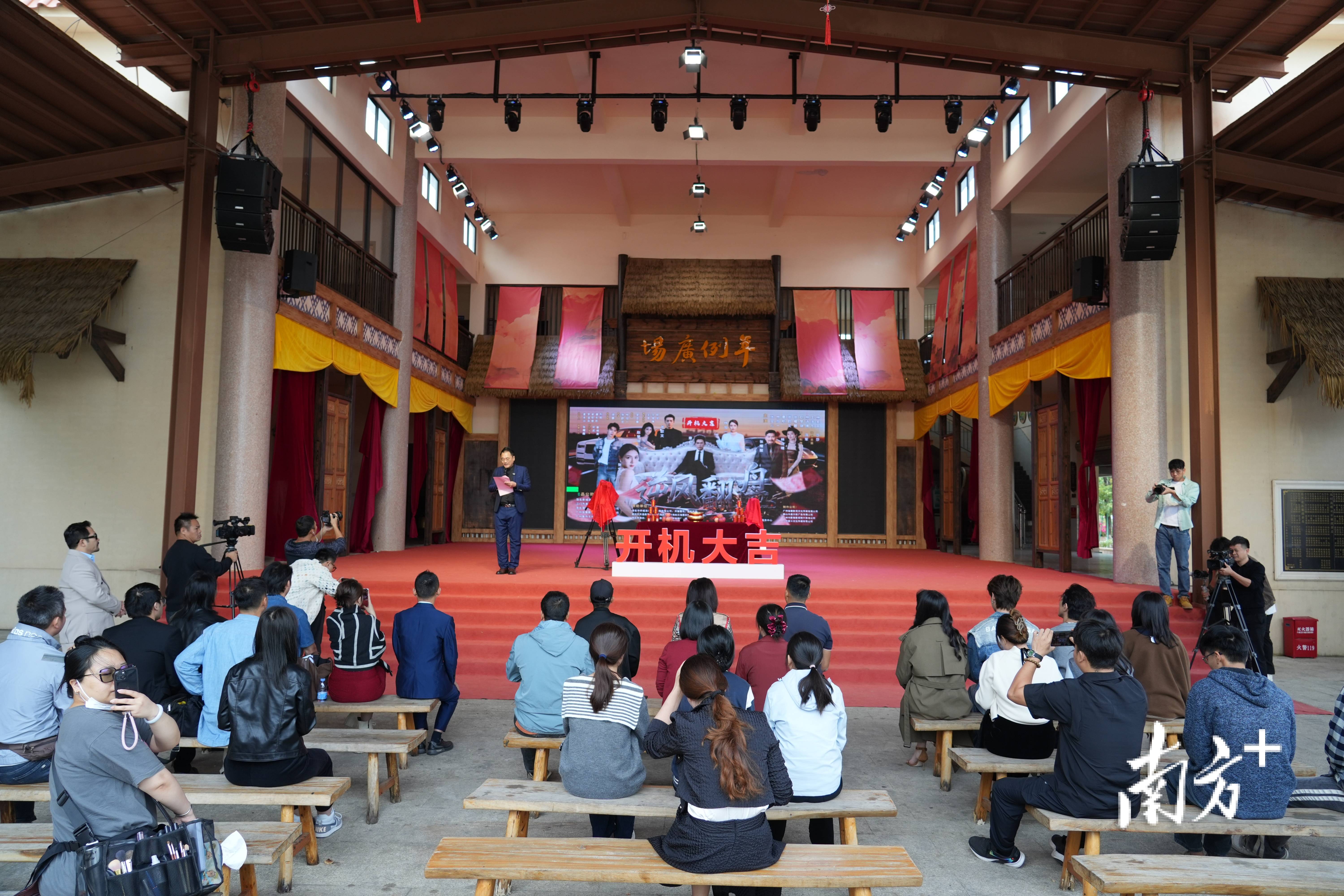 广电总局：深入实施“微短剧+”行动计划 赋能文旅、体育、“三农”等各行各业发展