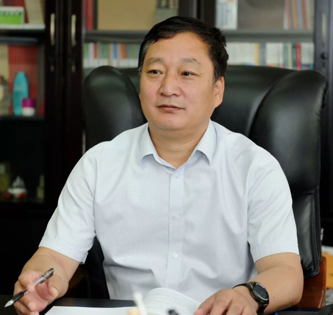 市场持续深度调整，转型成效未显，凤凰股份预计2025年亏损创新高