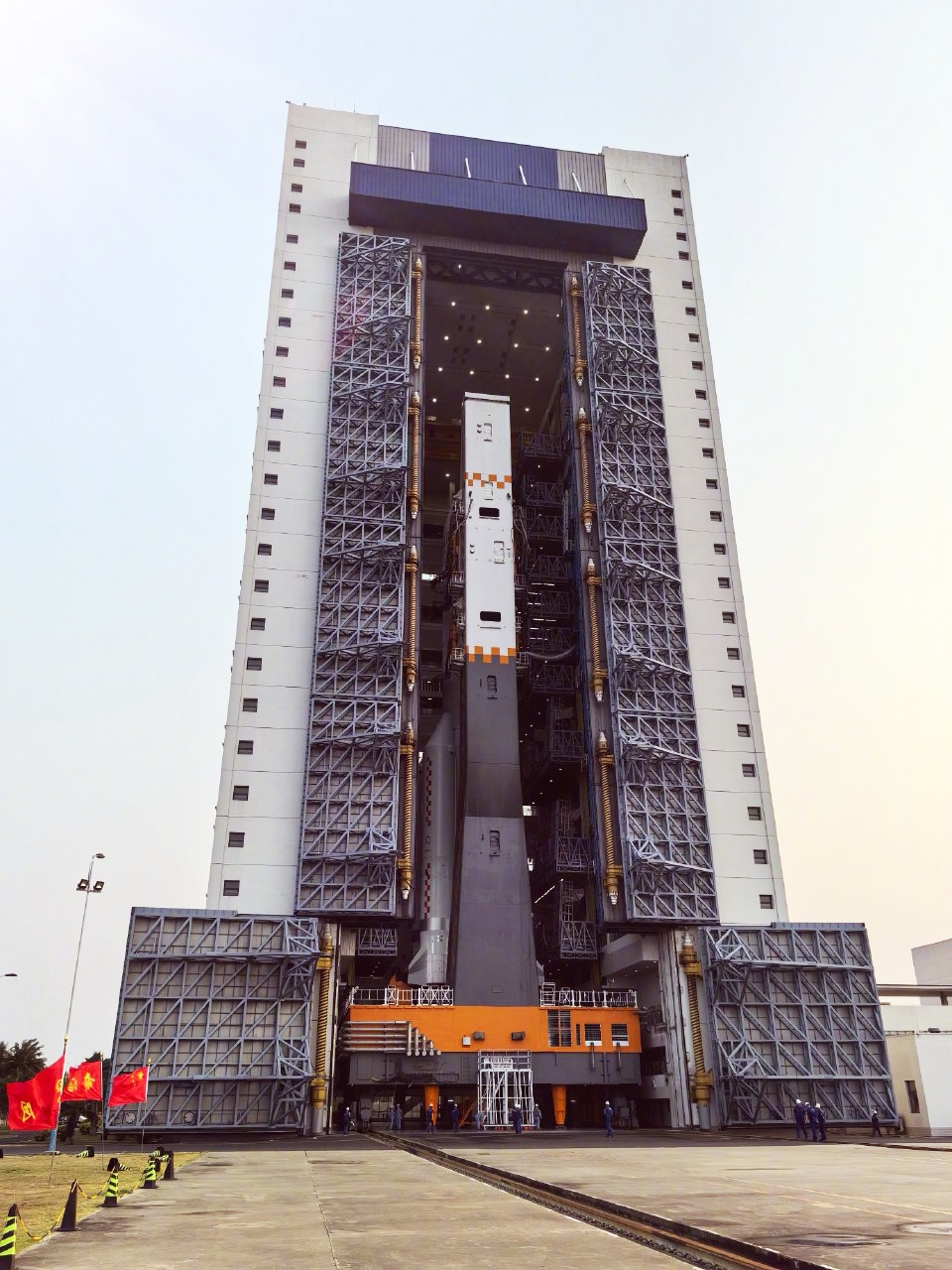 通往月球之路——长征十号低空飞行试验与梦舟飞船最大动压逃逸全景目击