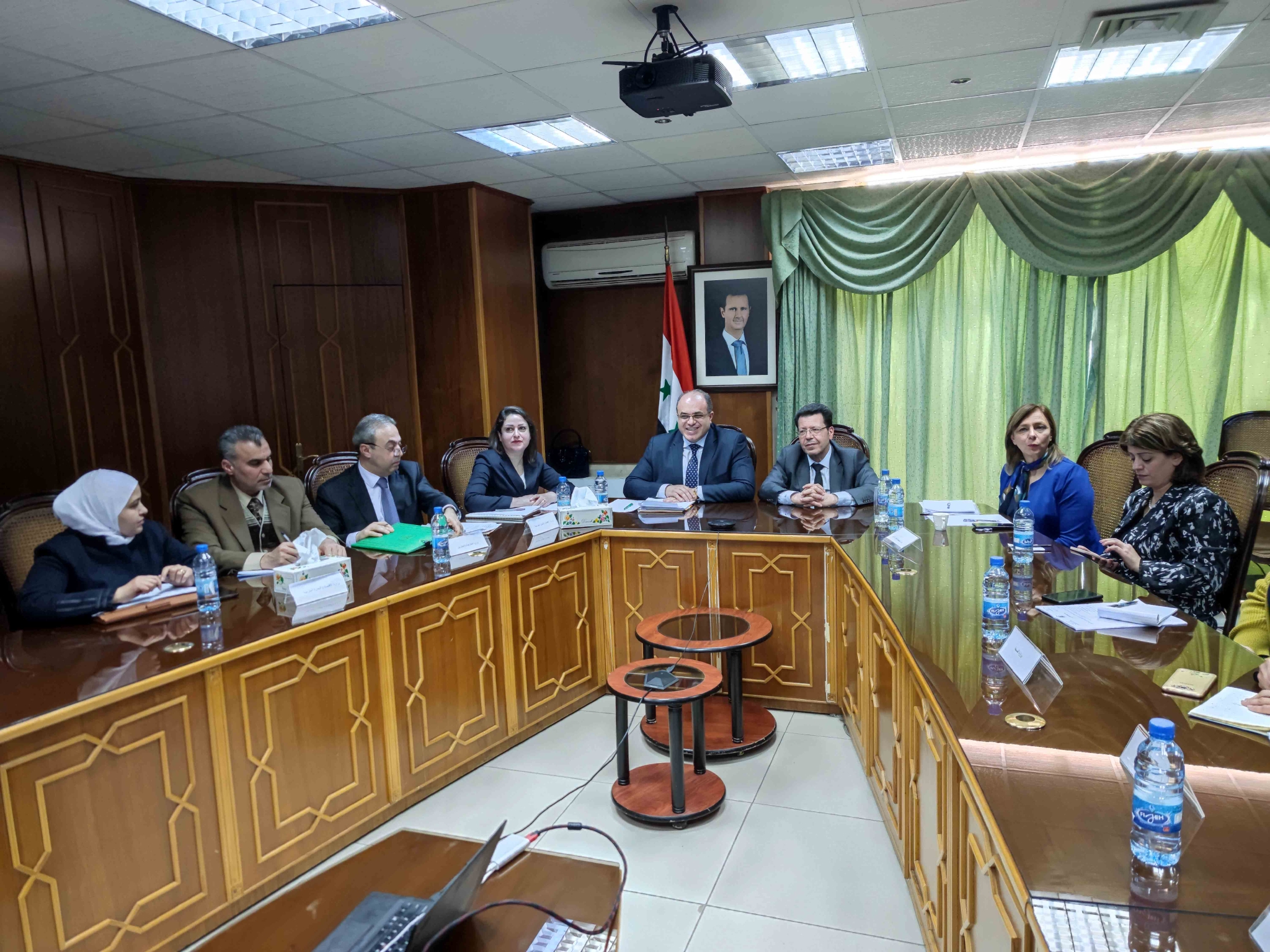 高锋利参赞陪同董志华大使会见摩葡萄酒局局长