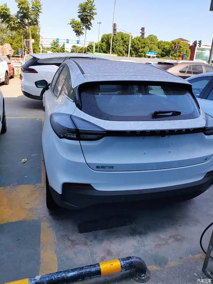 吉利汽车(00175.HK)2月11日回购2030.42万港元，已连续5日回购