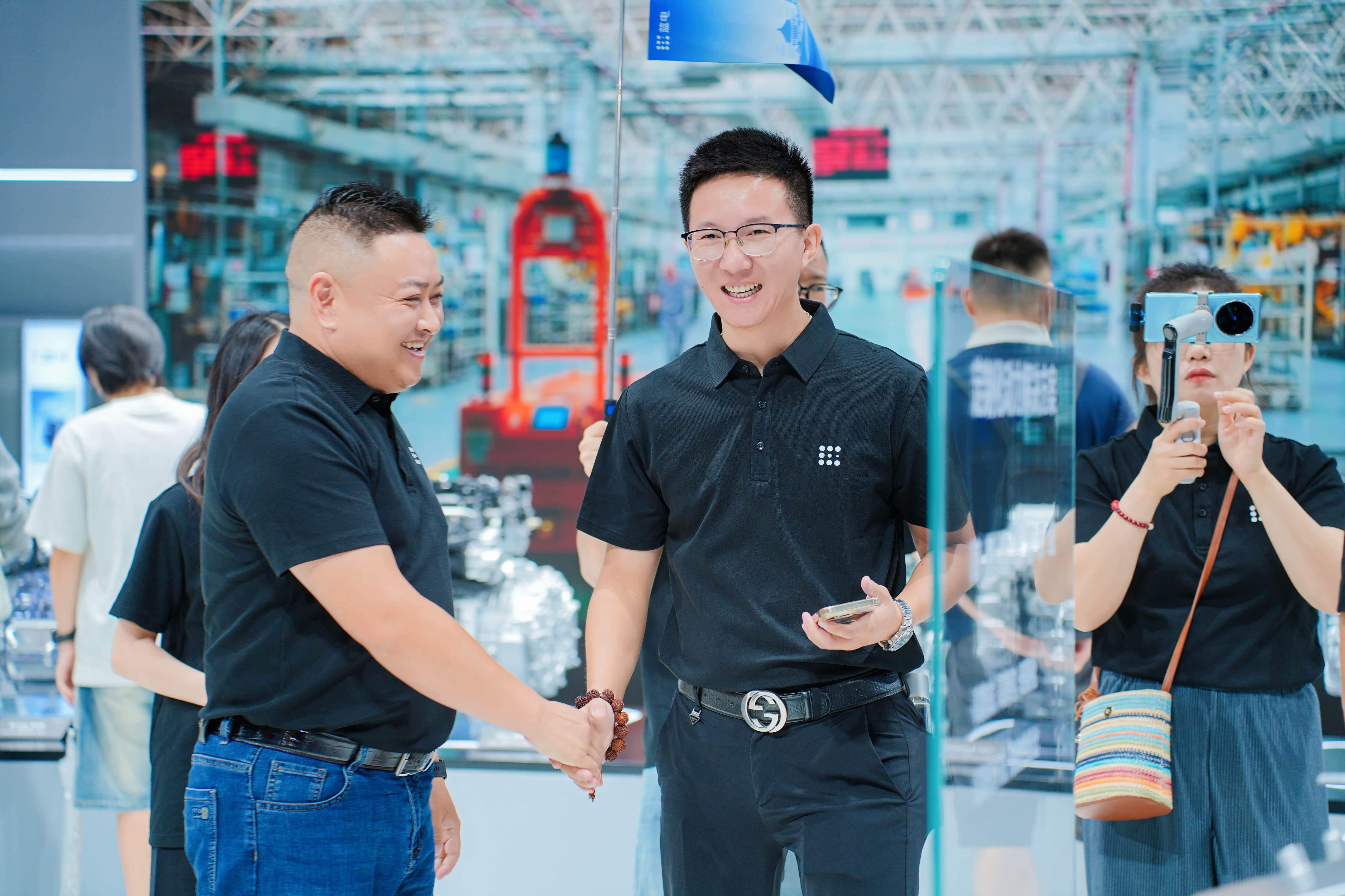 赛力斯剥离蓝电，重庆沙坪坝区政府引资接手