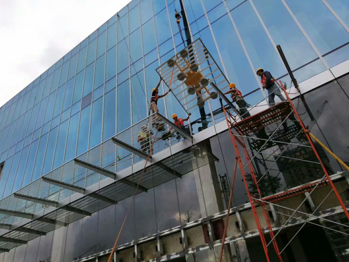 福立旺获得实用新型专利授权：“一种吸盘及AOI检测机”