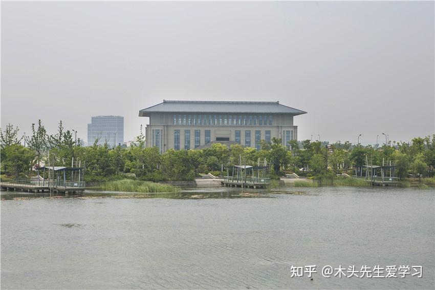 华媒控股：相关技术应用与项目实践尚处初步探索阶段