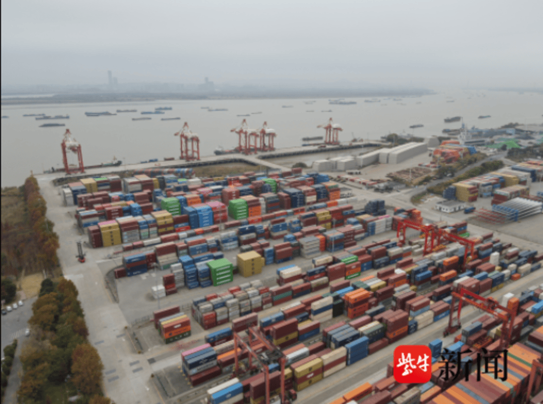 招商港口：1月份集装箱吞吐量增长2.2%