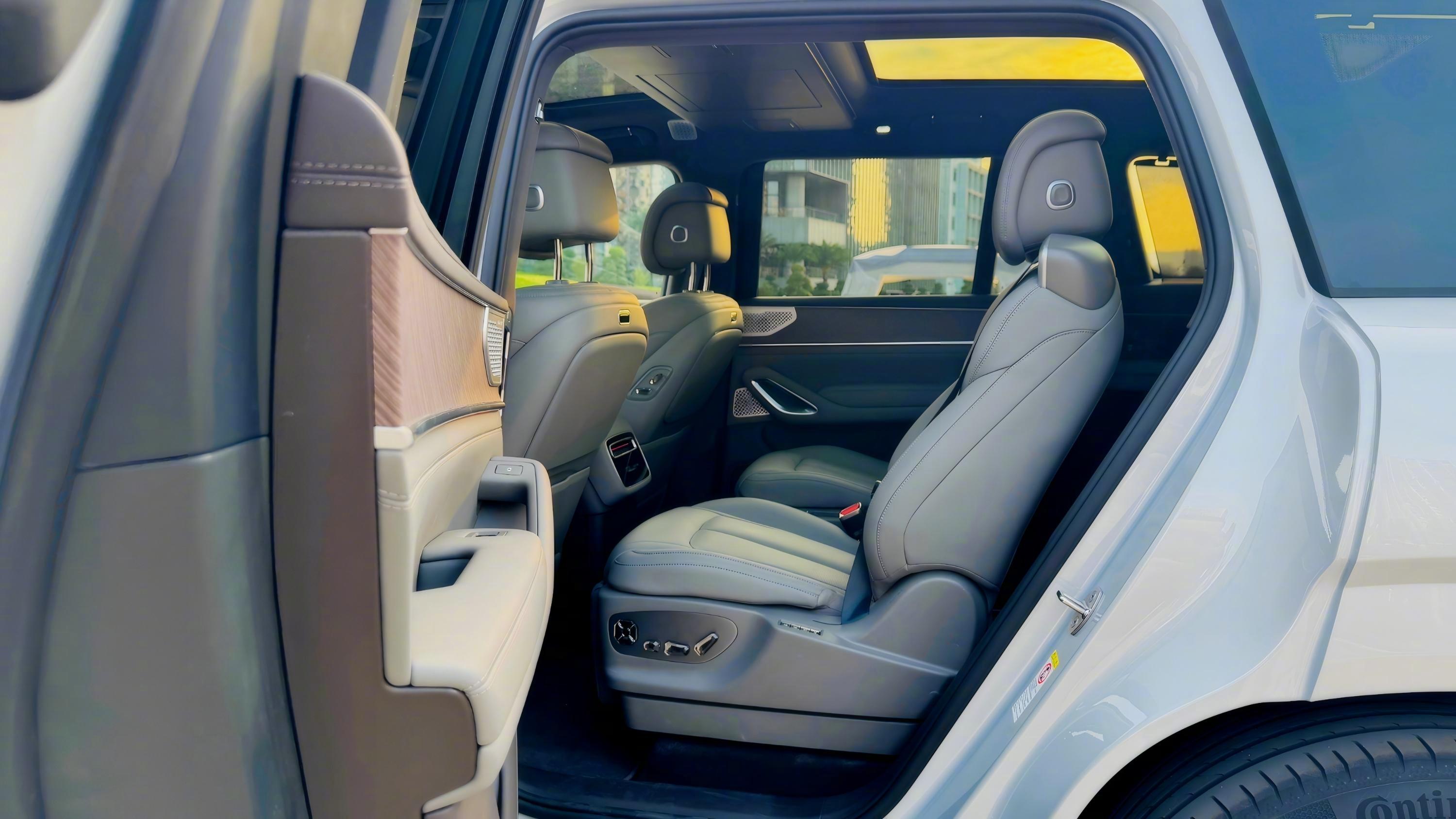 热搜爆了！机器人“扎堆”上春晚，背后概念股抢先看，谁是下一个“宇树”？