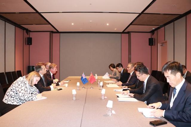 商务部部长王文涛在中国国际贸易中心走访慰问和调研