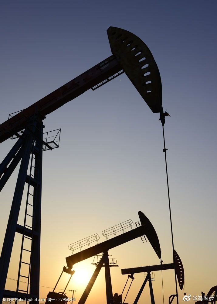 “磕头机”下的荒原与新城｜故乡里的中国