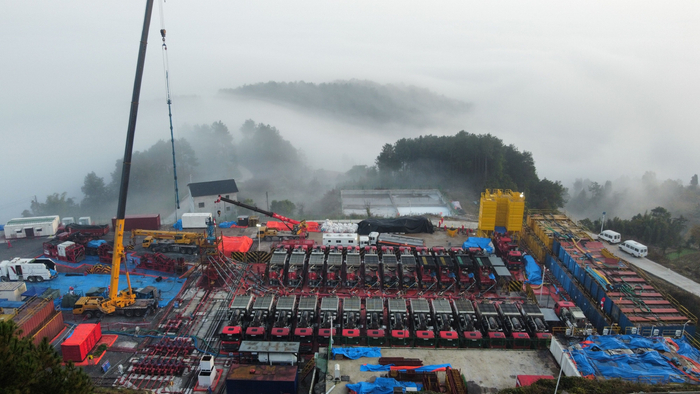 12.95亿主力资金净流入，页岩气概念涨5.34%