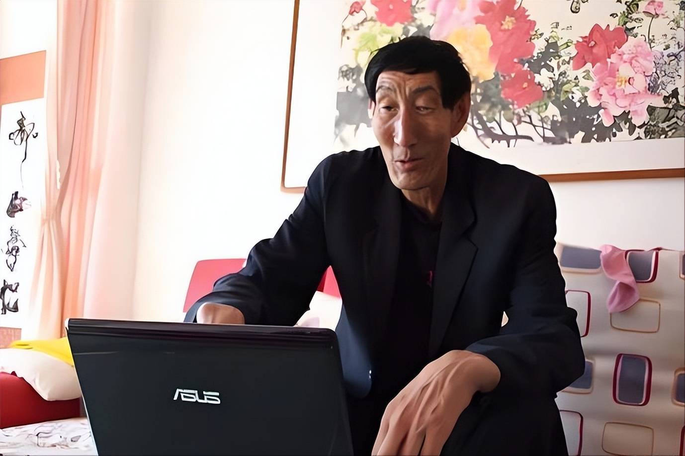 太突然！002855，71岁董事长被立案