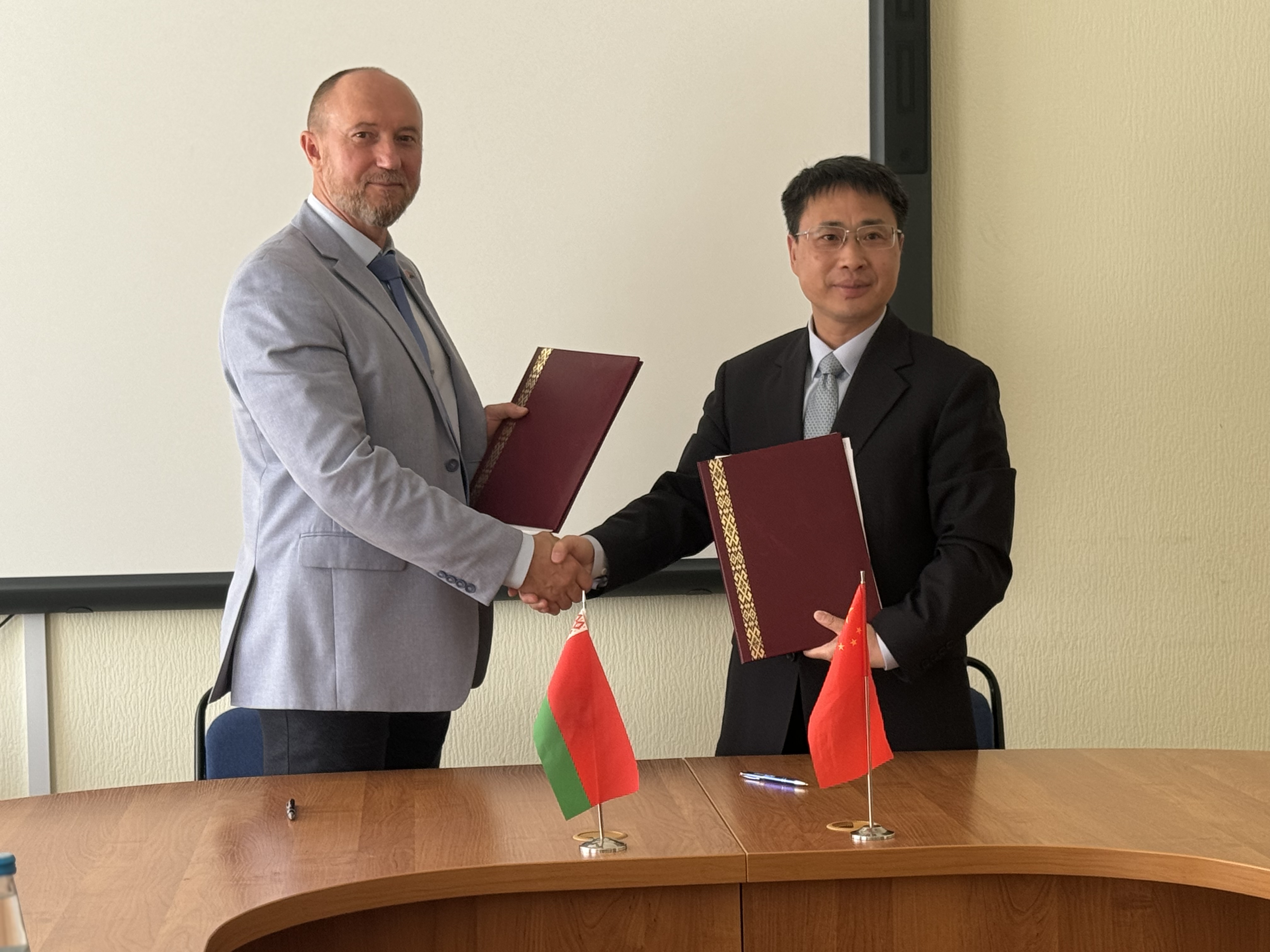 俄罗斯驻白俄罗斯大使称俄白高水平一体化