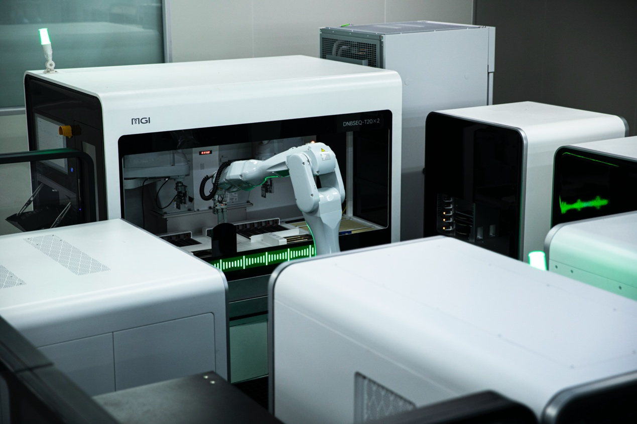 华大智造业绩快报：“AI+生命科学”全栈式基座优势凸显，全球化与技术链添重磅筹码