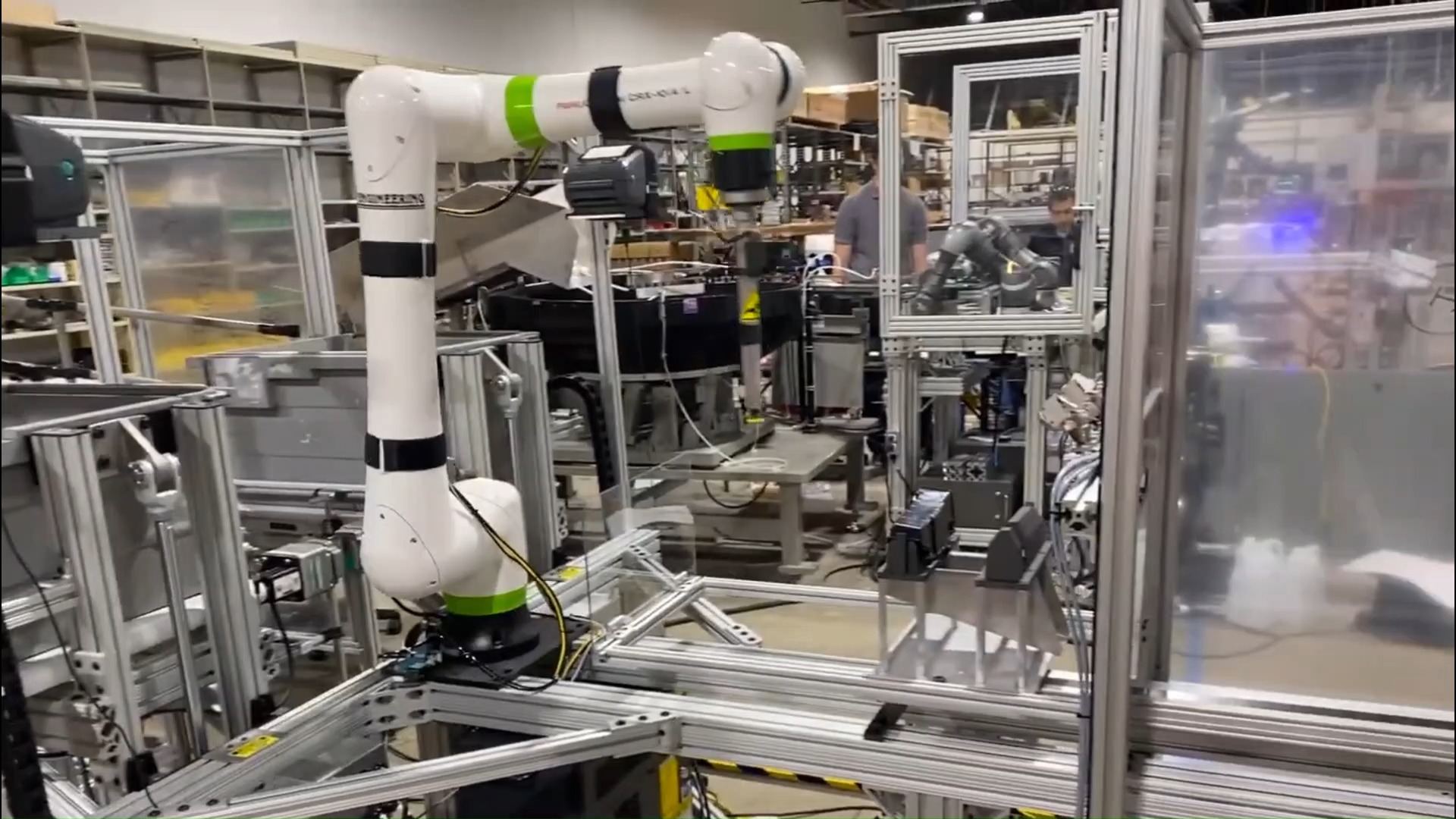 楚天科技获得发明专利授权：“一种瓶体拆包系统及方法”