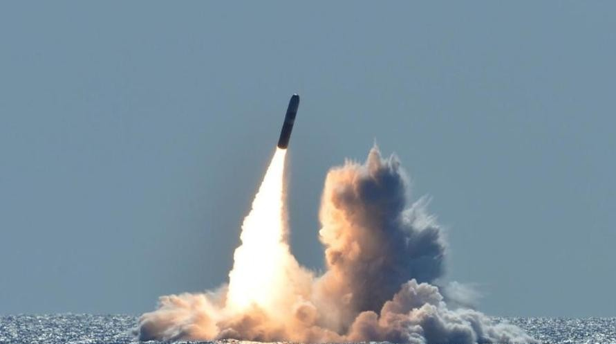 美国出动航母参与空袭,德黑兰多个政府部委机构遭受打击!以色列:第一阶段打四天;伊朗官员:正准备毁灭性报复行动