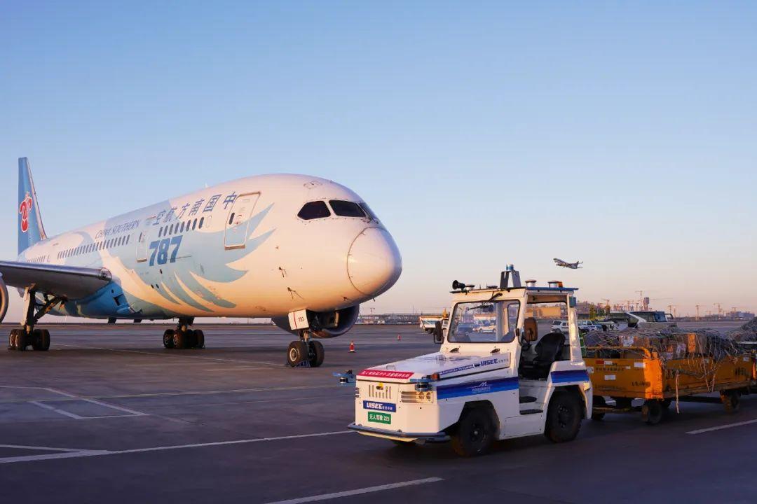 洋洋大观丨与AI司机同行