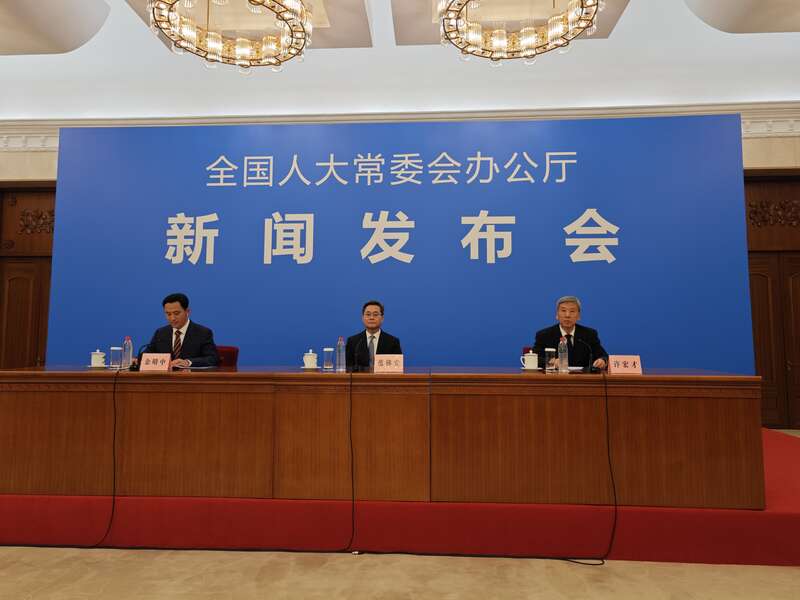 蓝佛安：今年财政资金规模有三个方面创新高