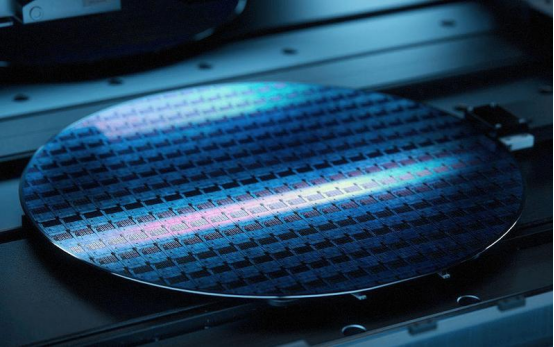 三安光电等三方推动Micro LED光互连技术突破 AI数据中心开启低功耗传输