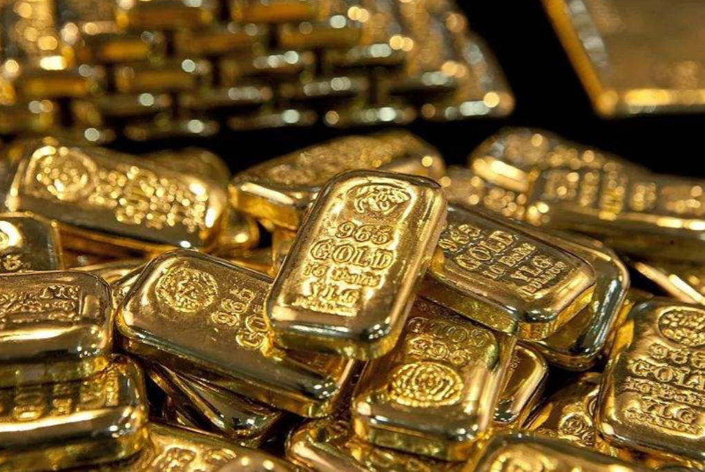 半年考上演“过山车”！多只基金规模暴涨又“高台跳水”，什么情况？