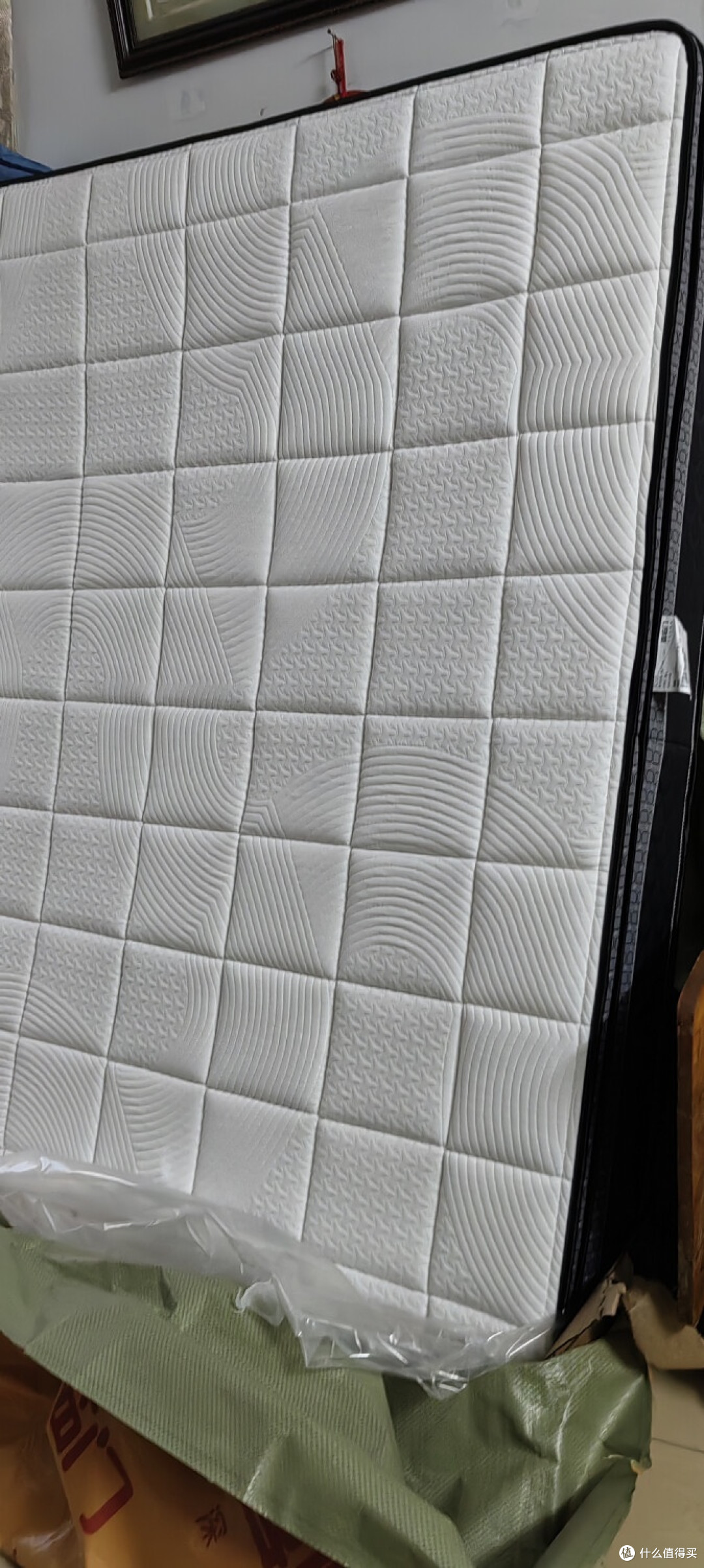 喜临门获得外观设计专利授权：“床架（高背软床2501）”