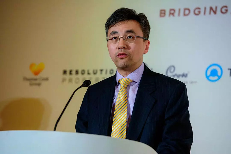 豫园股份(600655.SH)：2025年净亏损48.97亿元