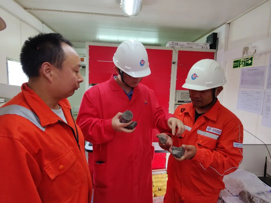 中海油服获得发明专利授权:“获取压裂充填诱导脱砂后盲管埋高的方法及装置”