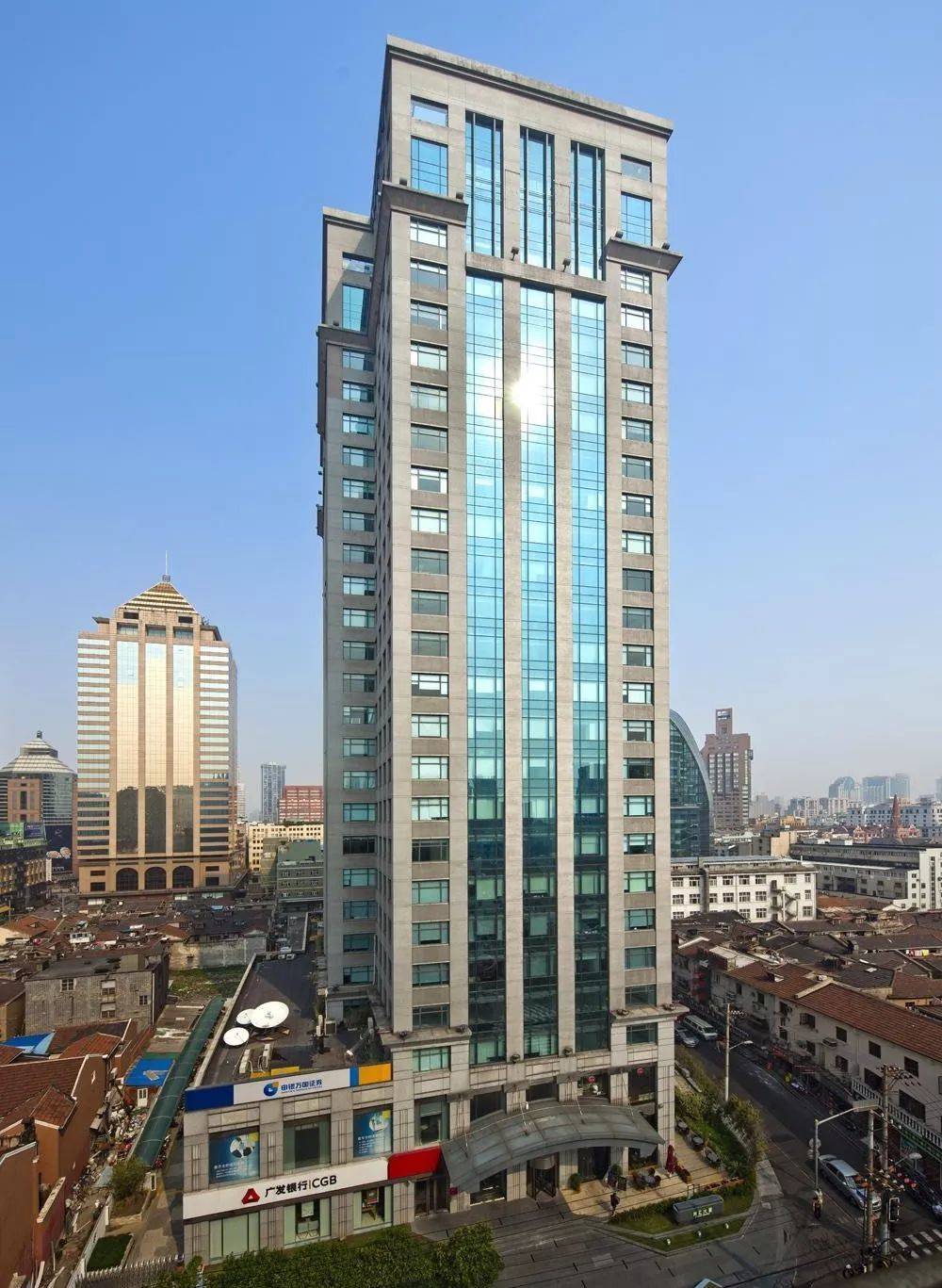 佰维存储发生12笔大宗交易 合计成交8287.42万元